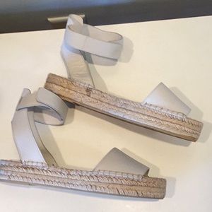 Vince. White Leather Ankle Strap Espadrille Sandal. Classic summer. Size 10
